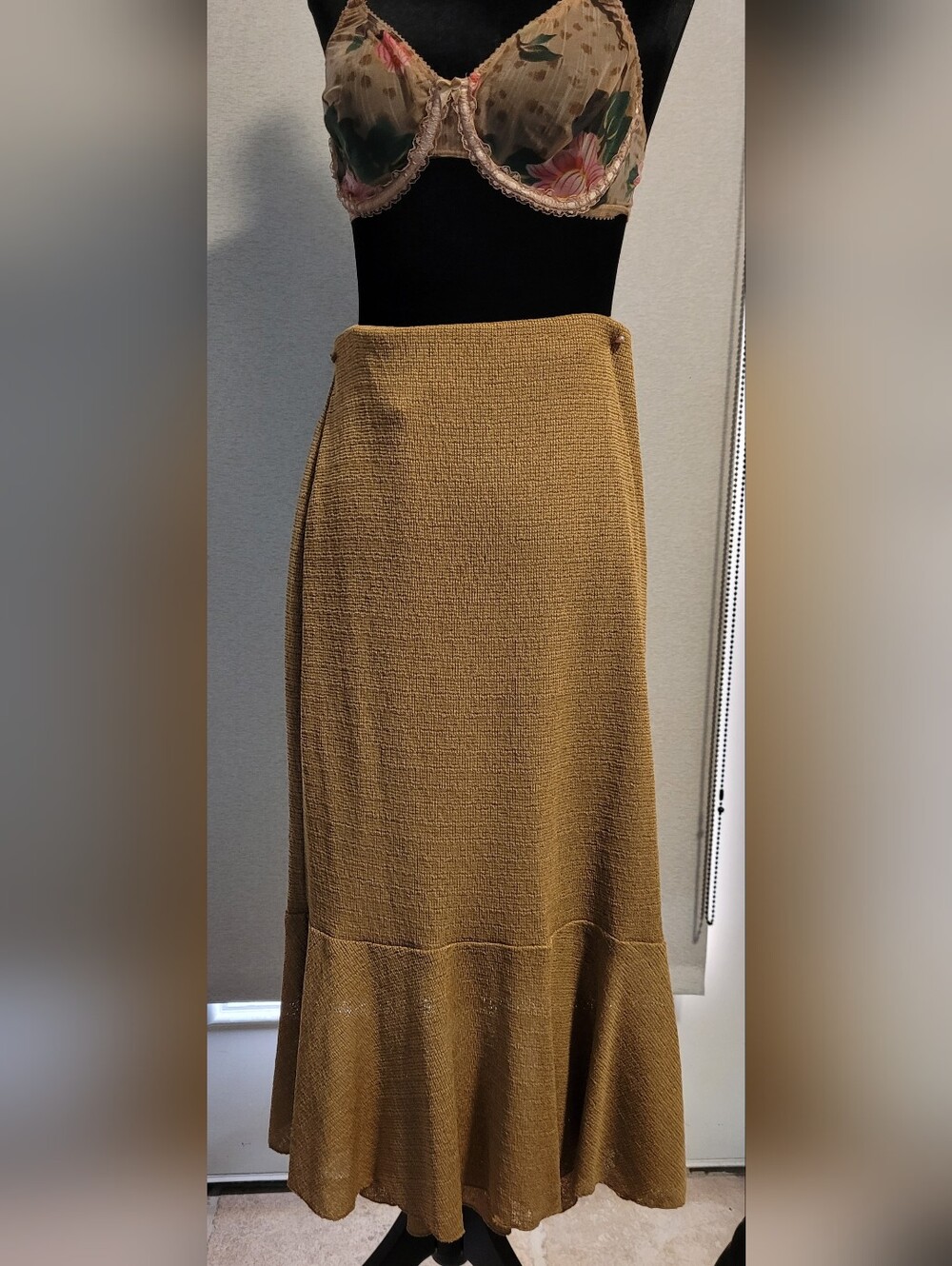 Romantic Vintage-Style Mustard Gold Knit Midi/Maxi Skirt Flared Ruffle SMALL
